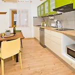 Апартаменти Sparrow Nest Hvar Хвар