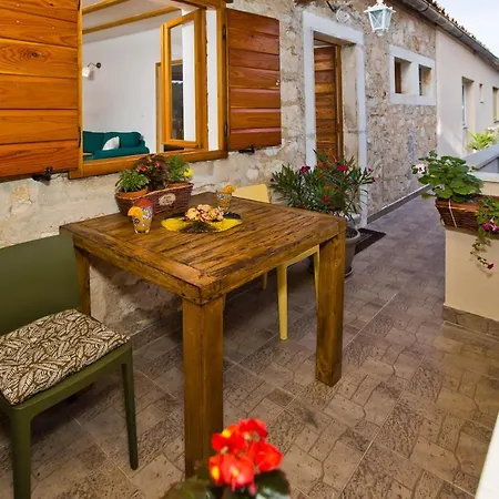 Apartamento Sparrow Nest Hvar *