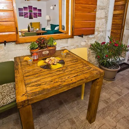 Sparrow Nest Hvar Апартаменти Хвар