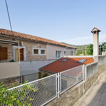 Sparrow Nest Hvar Апартаменти *