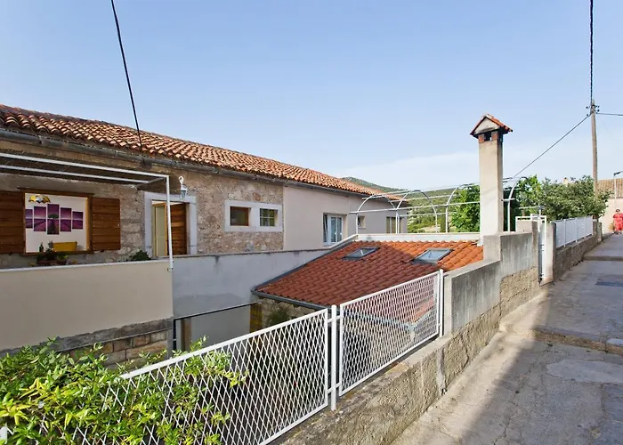 Sparrow Nest Hvar Apartment *