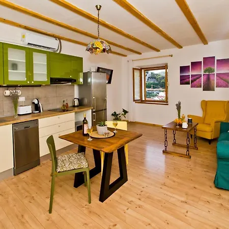 Sparrow Nest Hvar Apartment *